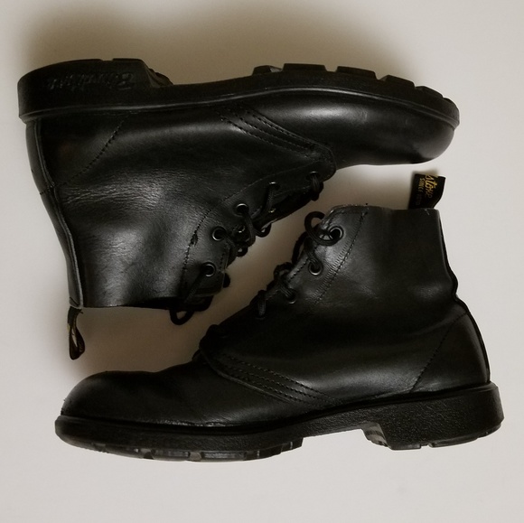 blundstone combat boots